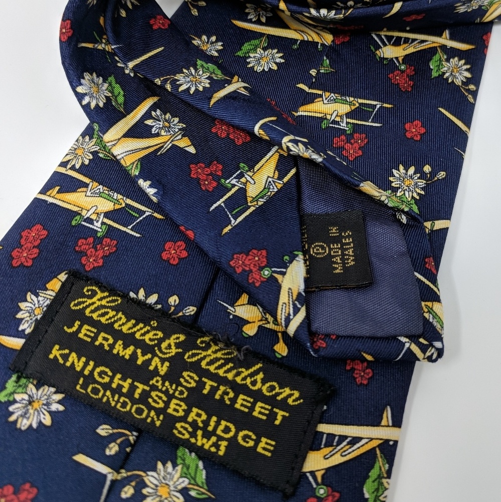 Fun Harvie & Hudson Jermyn St silk tie - U.K. made